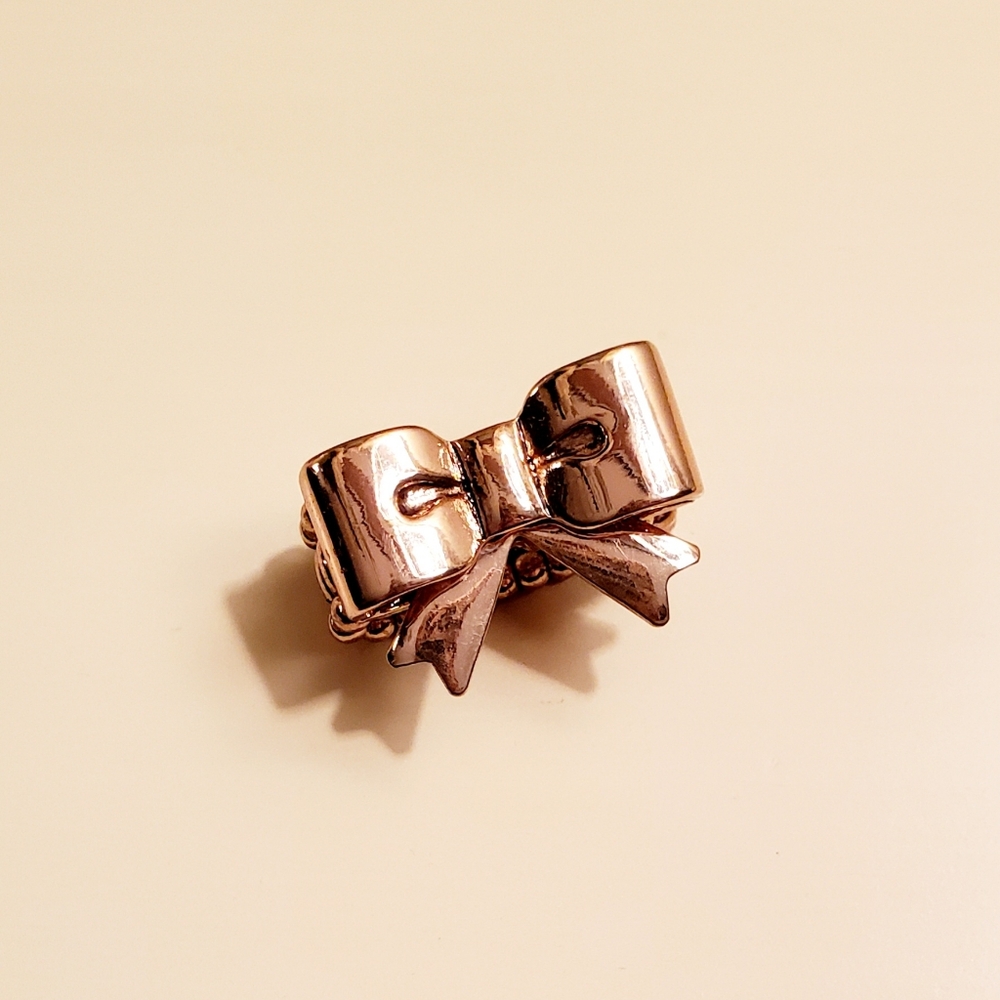 (NEW) Betsey Johnson Golden Oversized Bow Ring
